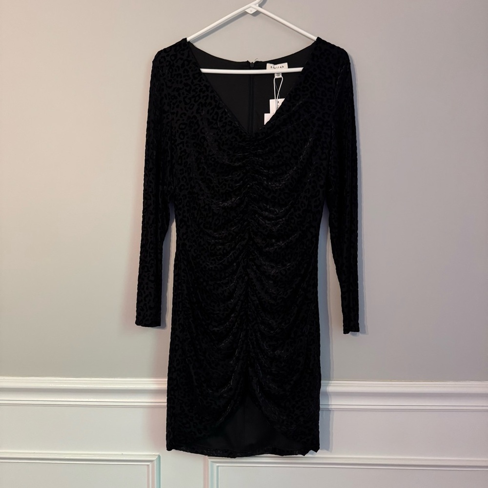Stellah Elegant Black Ruched Long Sleeve Dress (A1-14)